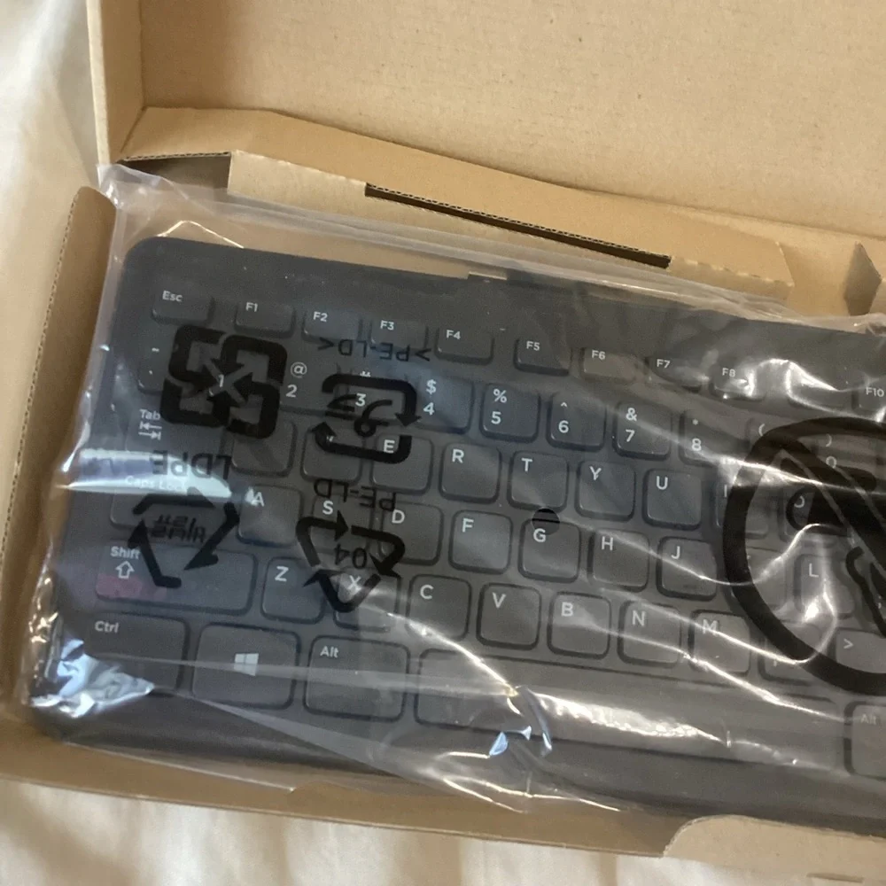 Dell black slim Wireless Keyboard new in box